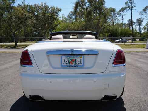 Used 2017 Rolls-Royce Dawn image 14