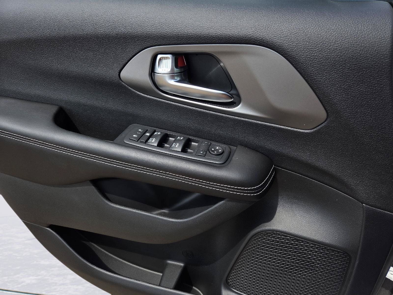 New 2027 Chrysler Pacifica LX FWD image 13