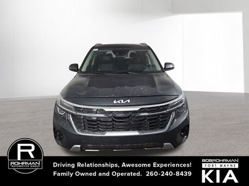 Certified 2025 Kia Seltos S image 3