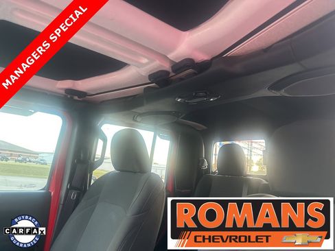 Used 2022 Jeep Gladiator Sport image 16