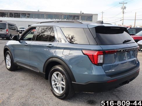 Used 2025 Ford Explorer Active image 8
