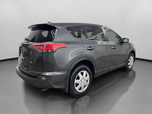 Used 2018 Toyota RAV4 LE image 10