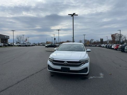 Used 2024 Volkswagen Jetta S image 2