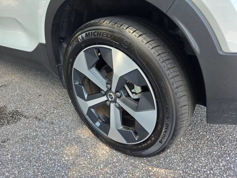 Used 2026 Volvo XC40 B5 Plus AWD/4WD image 29