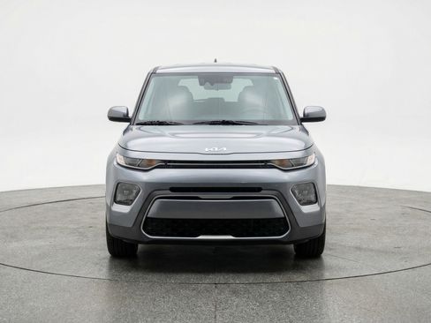 Used 2025 Kia Soul LX w/ LX Technology Package FWD image 2