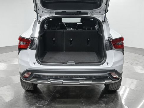 Used 2024 Chevrolet Trax RS image 7