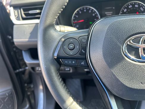Used 2021 Toyota RAV4 XLE Premium FWD image 20