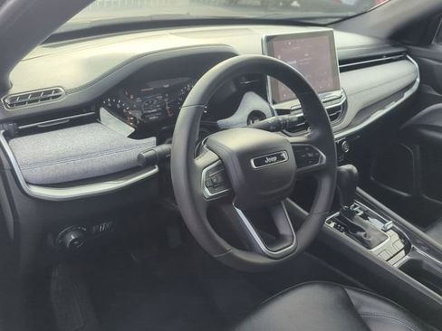 Used 2024 Jeep Compass Latitude image 20