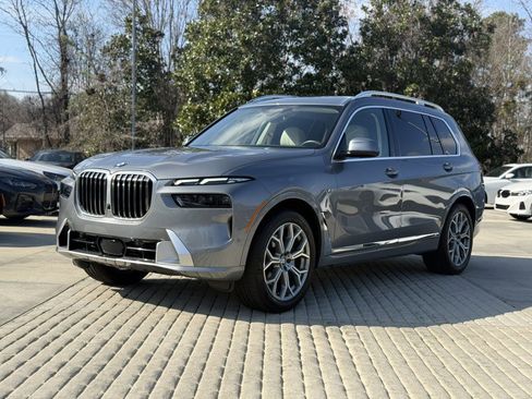 Certified 2025 BMW X7 xDrive40i w/ Executive Package image 2