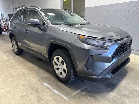 Used 2021 Toyota RAV4 LE FWD image 6