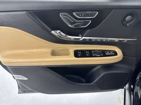 Used 2020 Lincoln Corsair Reserve w/ Equipment Group 201A AWD/4WD image 21