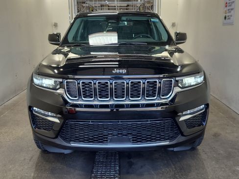 Used 2023 Jeep Grand Cherokee 4WD 4xe image 3