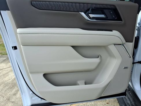 New 2026 GMC Yukon Denali w/ Denali Reserve Package AWD/4WD image 17