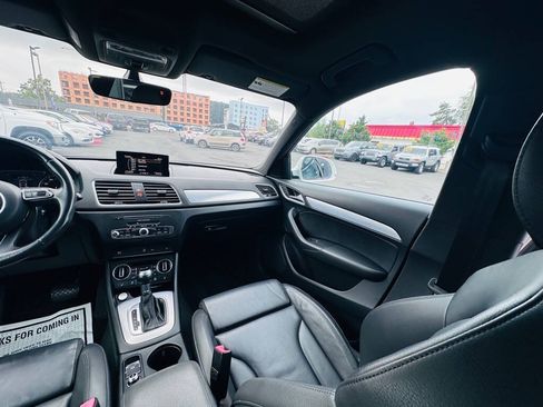 Used 2018 Audi Q3 2.0T Premium w/ Convenience Package FWD image 17