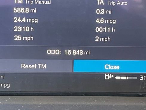 Used 2025 Volvo XC60 B5 Plus image 20