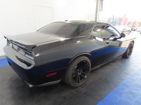 Used 2014 Dodge Challenger SRT8 Core RWD image 13