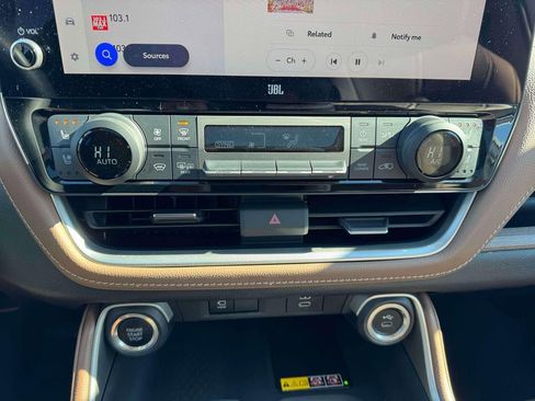 Used 2024 Toyota Grand Highlander Platinum image 28