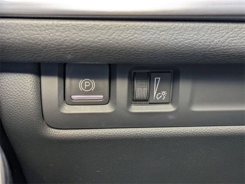 Used 2024 Cadillac XT4 Premium Luxury image 26