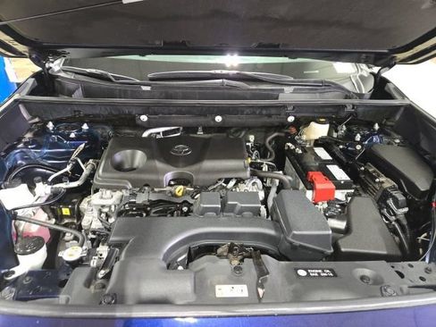 Used 2025 Toyota RAV4 XLE AWD/4WD image 19