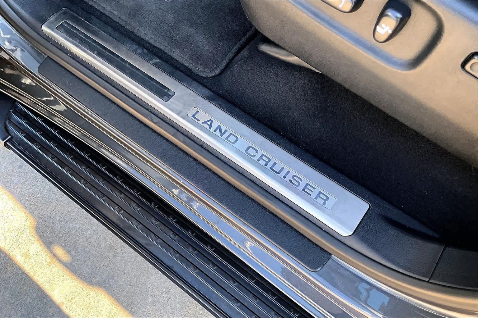 Used 2019 Toyota Land Cruiser AWD/4WD image 32