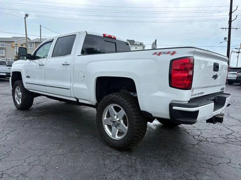 Used 2016 Chevrolet Silverado 2500 High Country w/ Duramax Plus Package AWD/4WD image 6