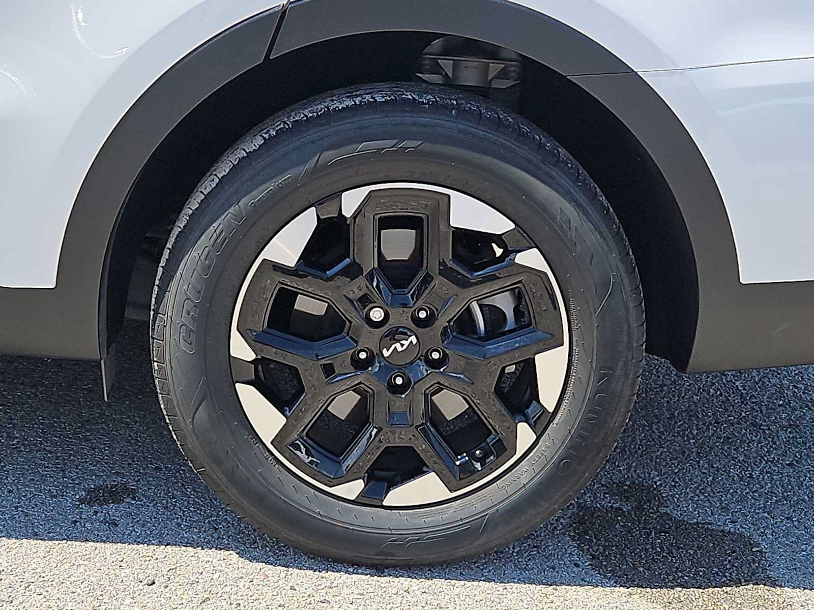 Certified 2025 Kia Sorento S FWD image 14