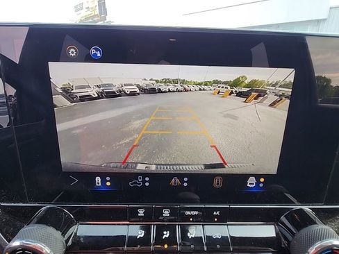 Used 2024 Chevrolet Colorado Trail Boss w/ Technology Package AWD/4WD image 6