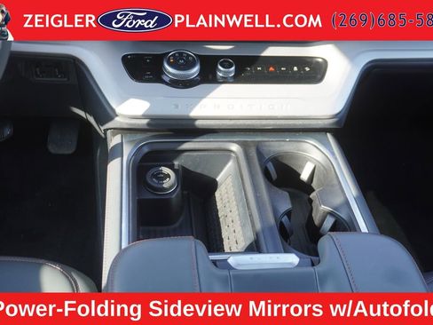 Used 2025 Ford Expedition Active AWD/4WD image 21