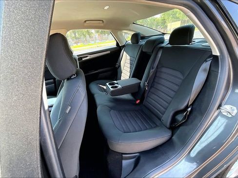 Used 2020 Ford Fusion SE FWD image 24