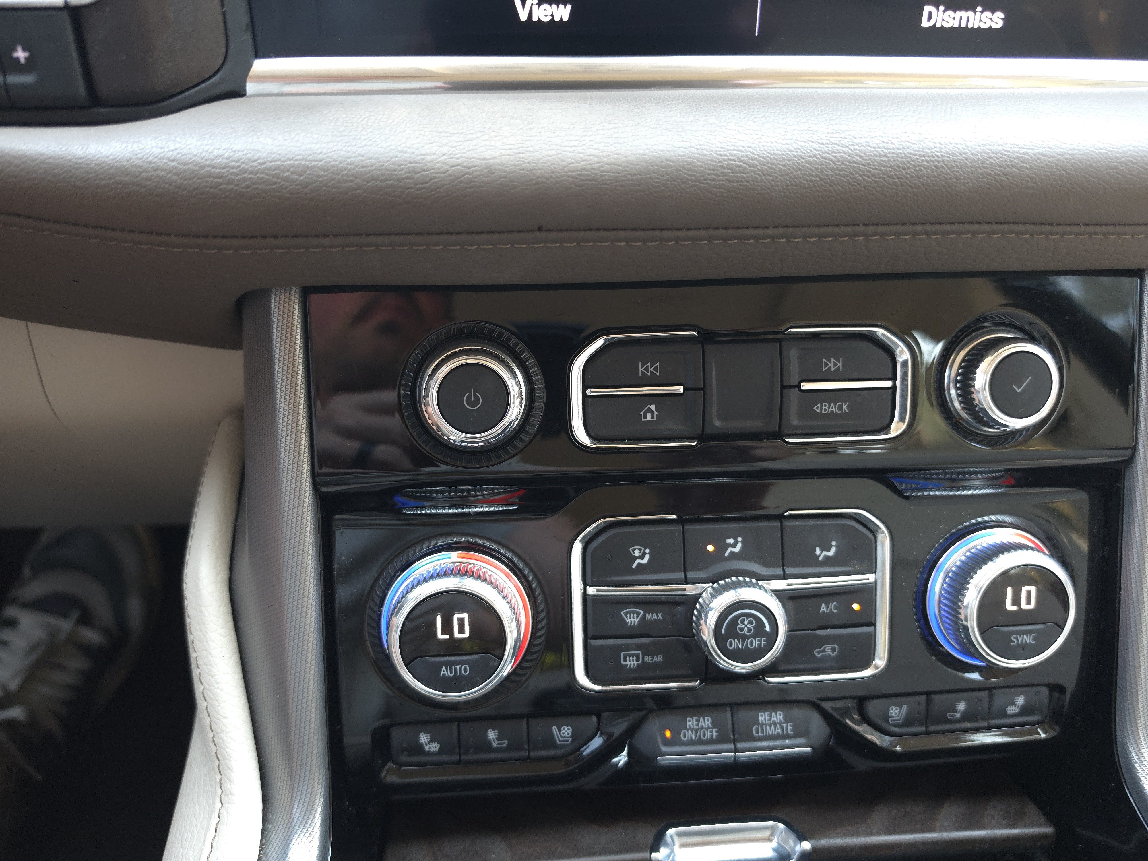 Used 2021 GMC Yukon Denali w/ Denali Premium Package AWD/4WD image 21