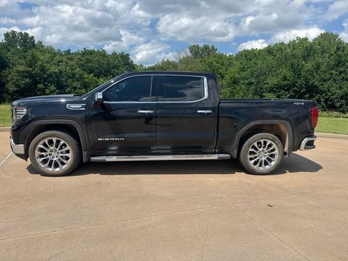 Used 2023 GMC Sierra 1500 SLT AWD/4WD image 2