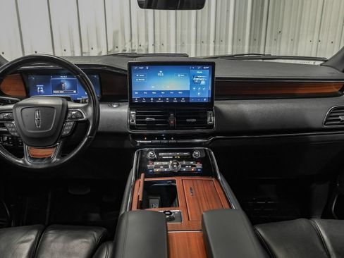 Used 2024 Lincoln Navigator Reserve AWD/4WD image 13