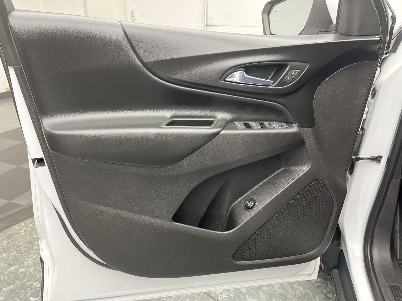 Used 2018 Chevrolet Equinox LT AWD/4WD image 6