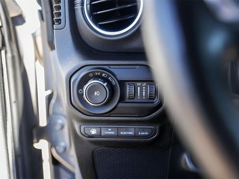 Used 2021 Jeep Wrangler Unlimited Sahara w/ Cold Weather Group image 18