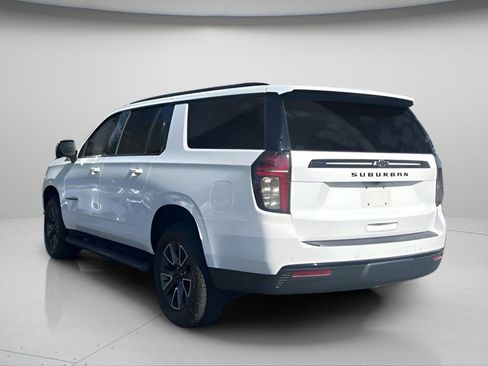 Used 2024 Chevrolet Suburban Z71 w/ Luxury Package AWD/4WD image 6