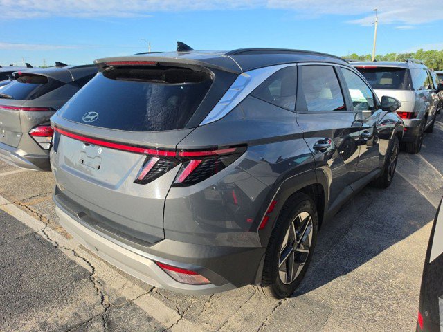 Used 2026 Hyundai Tucson SEL FWD image 3