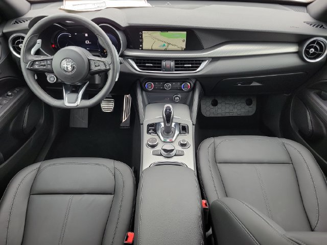 New 2025 Alfa Romeo Stelvio Sprint w/ Convenience Package AWD/4WD image 14