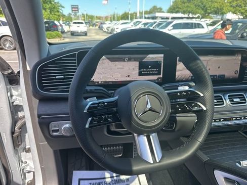 New 2026 Mercedes-Benz GLS 450 4MATIC image 17