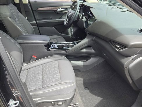 Used 2023 Buick Envision Avenir image 4