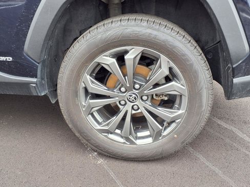 Certified 2022 Toyota RAV4 XLE Premium AWD/4WD image 20