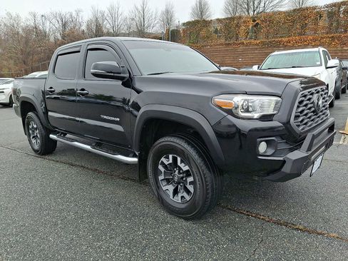 Used 2021 Toyota Tacoma TRD Off-Road image 3