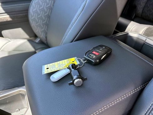 Used 2024 Toyota Tacoma Limited w/ Limited Package (LT) image 35