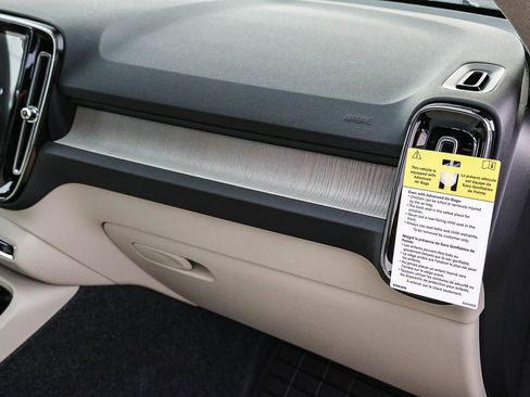 New 2026 Volvo XC40 B5 Plus w/ Protection Package Premier image 18