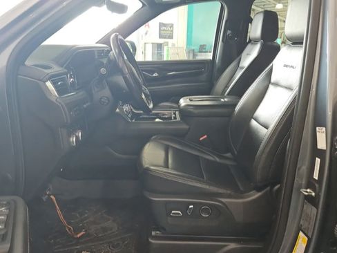 Used 2021 GMC Yukon XL Denali w/ Advanced Technology Package AWD/4WD image 8