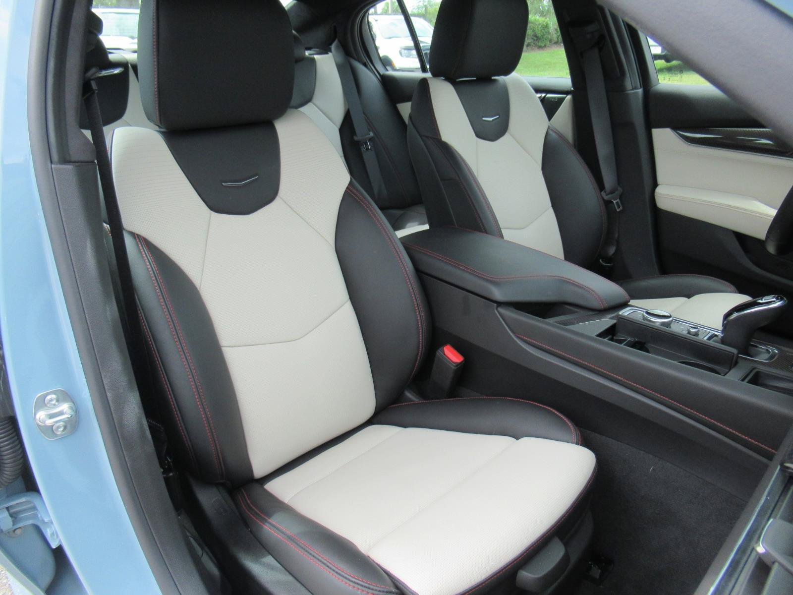 Certified 2025 Cadillac CT5 V w/ Technology Package RWD image 11