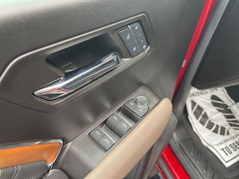 Used 2024 GMC Canyon Denali AWD/4WD image 16