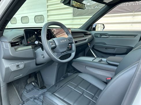 New 2026 Kia EV9 Land w/ Nightfall Edition Package image 9