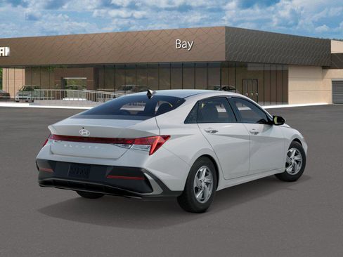 New 2026 Hyundai Elantra SE image 4