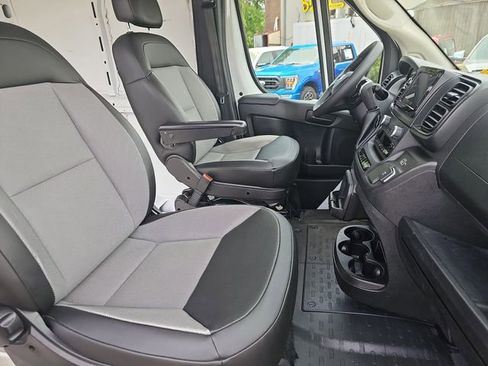 Used 2025 RAM ProMaster 2500 w/ Convenience Group FWD image 12