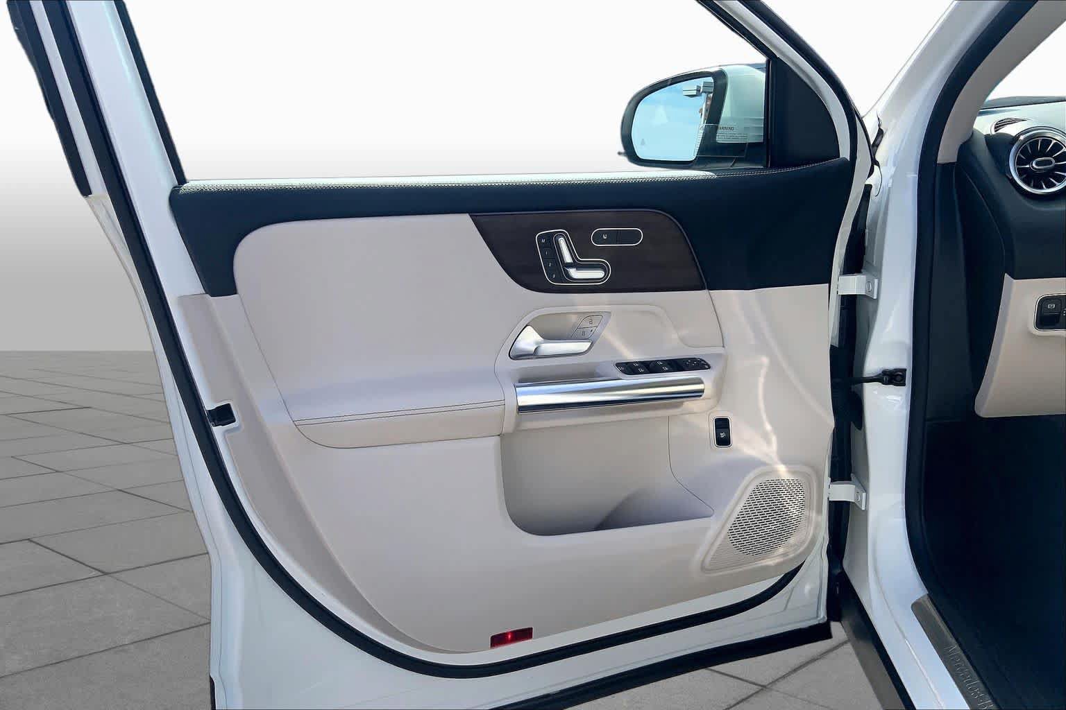 Used 2021 Mercedes-Benz GLA 250 4MATIC image 21